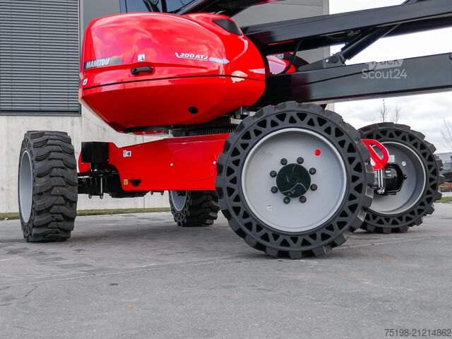 Articulated telescopic work platform Manitou 200 ATJ