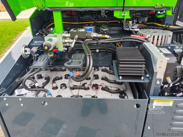 4-way forklift Combilift CBE 3000