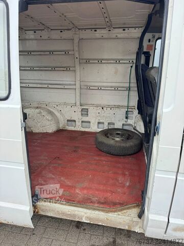 κλειστό βαν Renault Trafic **PETROL-ESSENCE-BENZINE**