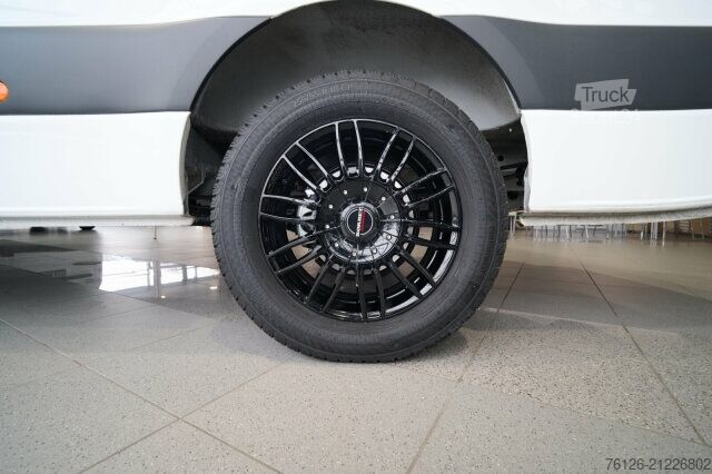 Panelová dodávka Mercedes-Benz Sprinter 319 CDI Superhochdach Küche+Bad+GARAGE