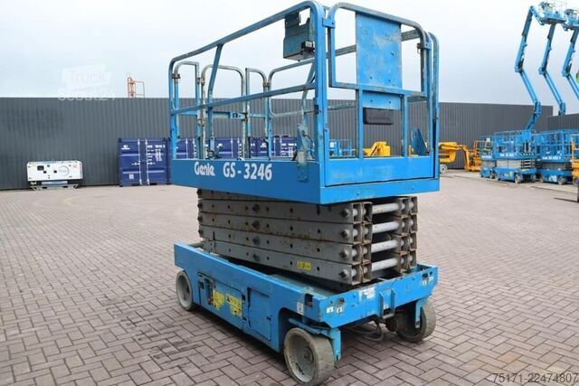 Ножичний підйомник Genie GS3246 Electric, Working Height 11.75 m, 318kg Cap