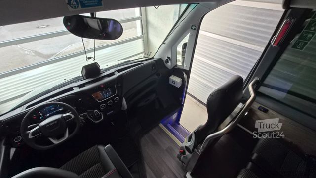 Minibus IVECO 2x Daily 70 Lagerfahrzrug Ferqui Sunrise 2,5 m B