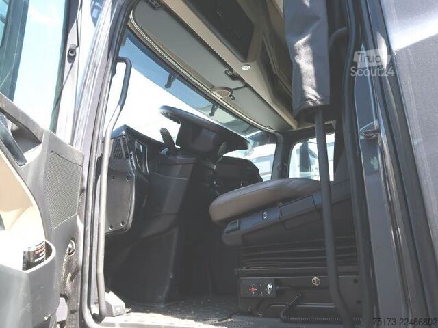 Kreaturvogn MERCEDES-BENZ Actros 25L Böckmann Horses Big Equipe L3.56.26