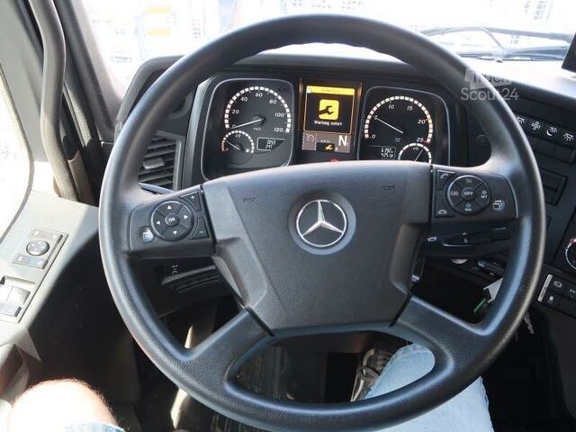 Kreaturvogn MERCEDES-BENZ Actros 25L Böckmann Horses Big Equipe L3.56.26