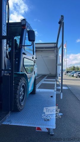 Tentinė platforma sunkvežimis VOLVO 8x2 mit Schwerlast-Ladebordwand Rampe Stapler