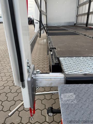 Tentinė platforma sunkvežimis VOLVO 8x2 mit Schwerlast-Ladebordwand Rampe Stapler