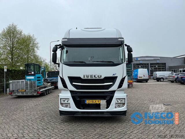 Standard-SZM Iveco Stralis AS440S46T/P LNG 4x2 |