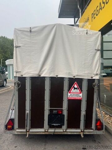 Atrelado de transporte de cavalos  KH Anhängerbau 2 Pferdeanhänger Holz/Plane 2t.