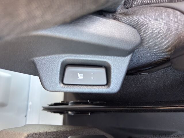 Transporter mit Pritsche & Plane RENAULT Master Schiebeplane Links Voll Alu AHK Tachograf