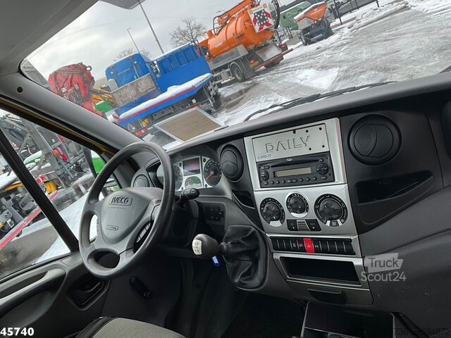 Sypací voz Iveco Daily 35S12 300 met Nido zoutstrooier Just 88.0...