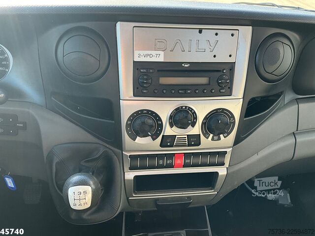 Sypací voz Iveco Daily 35S12 300 met Nido zoutstrooier Just 88.0...