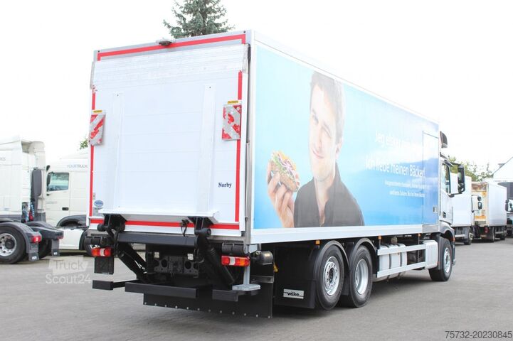 Chladený nákladný automobil Mercedes-Benz Actros 2533 E6 Kühlkoffer Lift-Lenkachse LBW