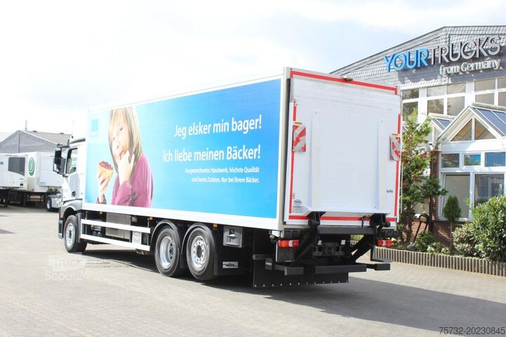 Chladený nákladný automobil Mercedes-Benz Actros 2533 E6 Kühlkoffer Lift-Lenkachse LBW