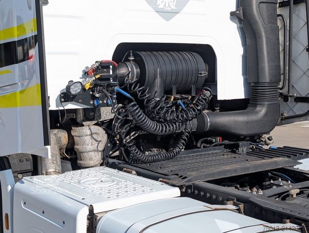 Lielapjoma vilcējs FORD F-MAX 500 in Voll- Ausstattung, MIETEN?