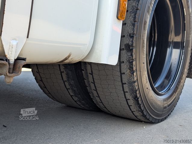 Lielapjoma vilcējs FORD F-MAX 500 in Voll- Ausstattung, MIETEN?