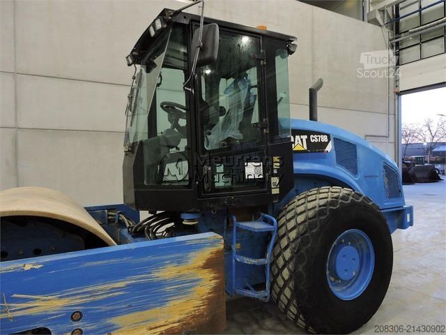 Tek tamburlu silindir CATERPILLAR CS78B