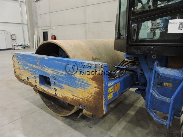 Tek tamburlu silindir CATERPILLAR CS78B