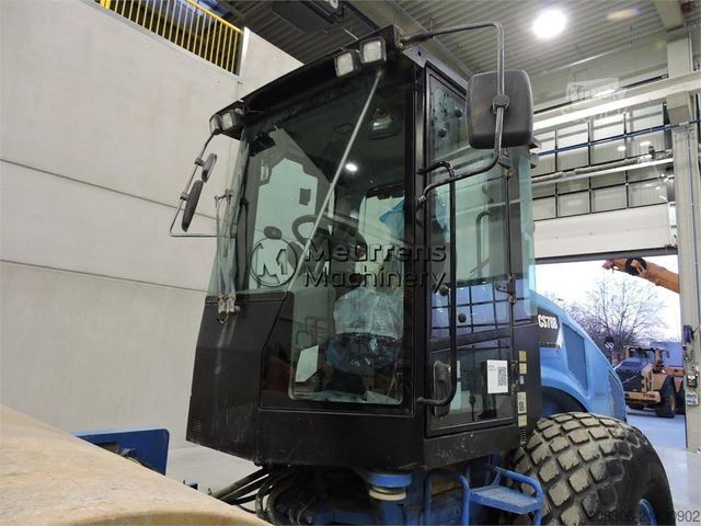 Tek tamburlu silindir CATERPILLAR CS78B