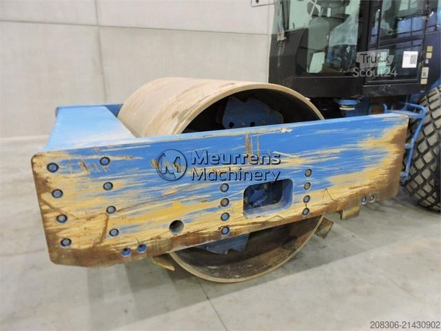 Tek tamburlu silindir CATERPILLAR CS78B