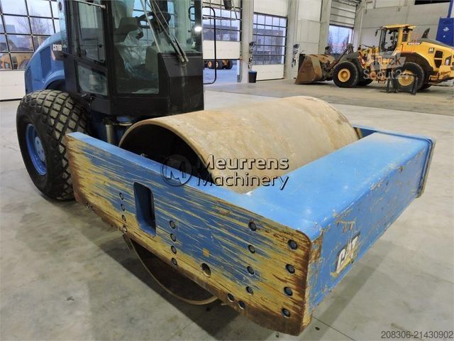 Tek tamburlu silindir CATERPILLAR CS78B