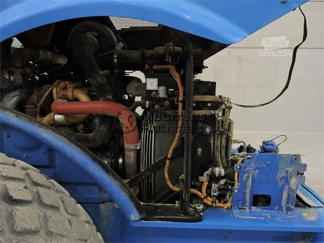 Tek tamburlu silindir CATERPILLAR CS78B