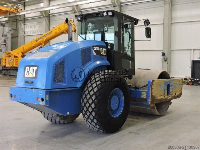 Tek tamburlu silindir CATERPILLAR CS78B