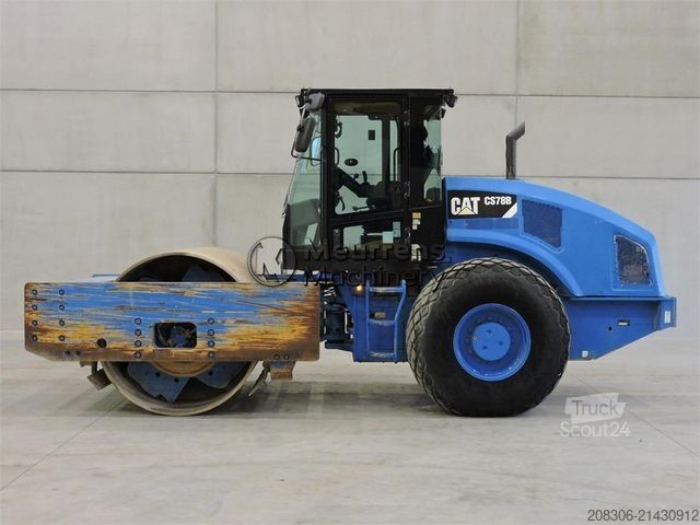 Tek tamburlu silindir CATERPILLAR CS78B