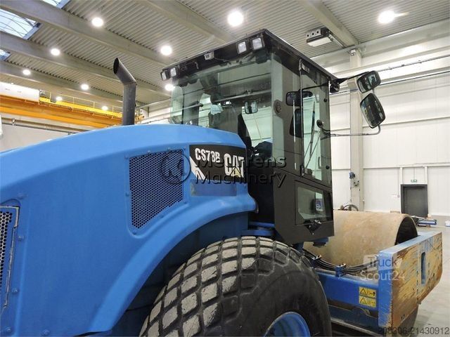 Tek tamburlu silindir CATERPILLAR CS78B