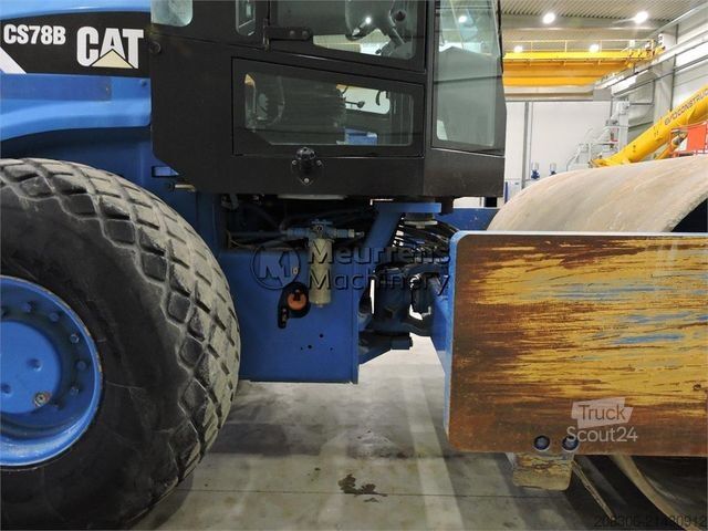 Tek tamburlu silindir CATERPILLAR CS78B