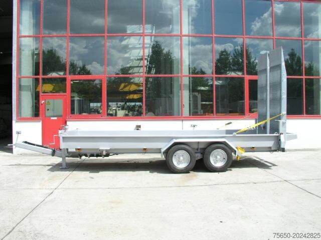 Низкорамный прицеп Möslein TT 11-E6x2  Tieflader für Fräsen breiten Rampen, Neu