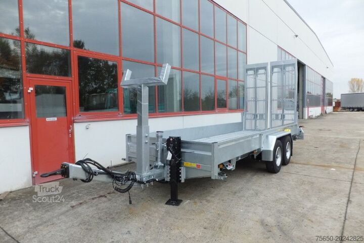 Низкорамный прицеп Möslein TT 11-E6x2  Tieflader für Fräsen breiten Rampen, Neu
