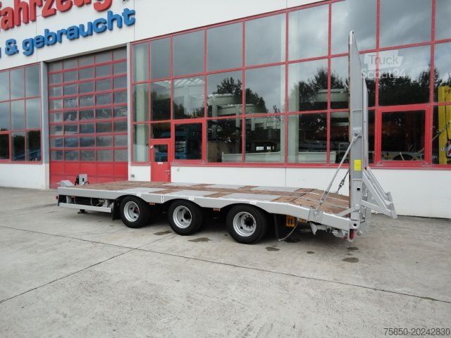 Низкорамный прицеп Möslein TT 31  31 t GG Tridem- Tieflader 3 AchsNeufahrzeug