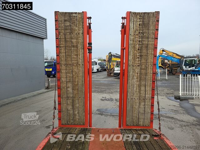Low loader Kässbohrer LB3E Extendable Lift Axle Steering Axle Ramps A...