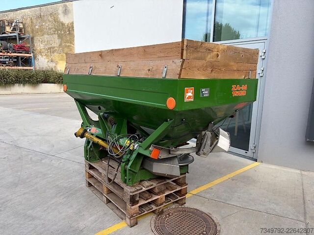 Mēslo izkliedētājs Amazone ZA-M 1500