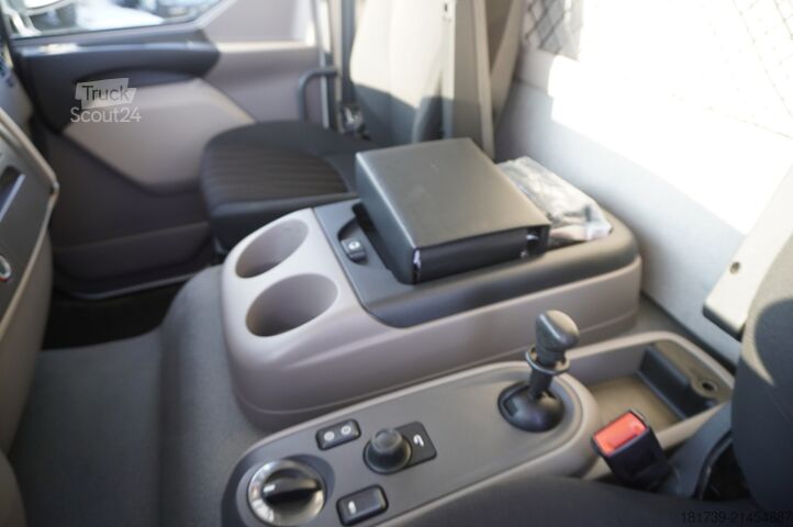 Container DAF LF 12.210 18-pallet container with tail