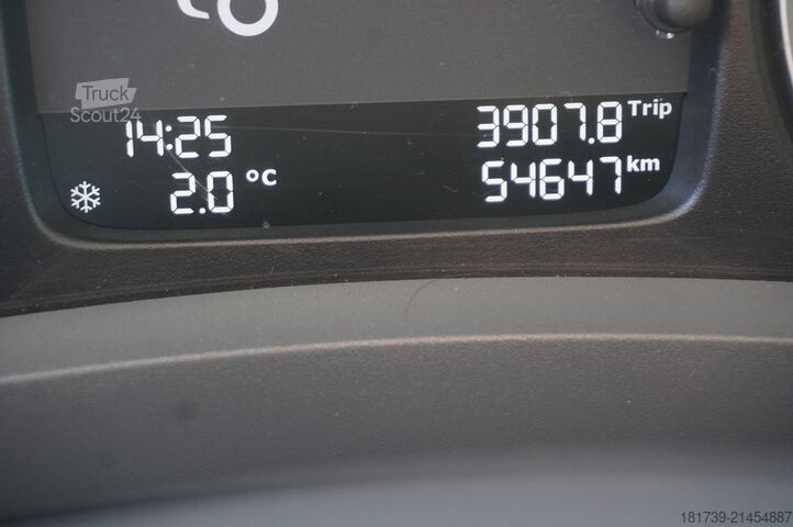 Container DAF LF 12.210 18-pallet container with tail