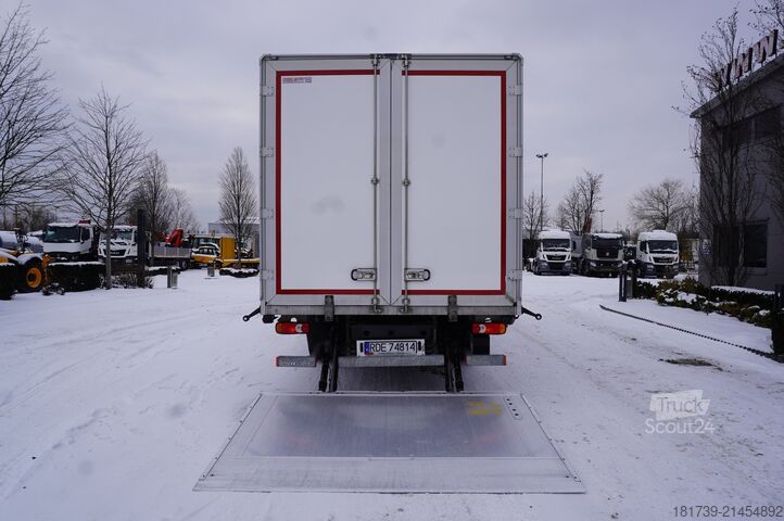 Container Renault D280 16T / Box truck 18 EPAL / Tail lift