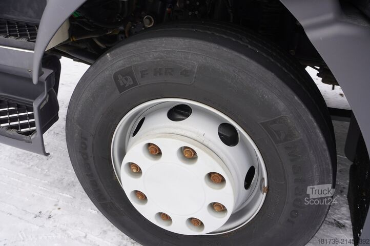 Container Renault D280 16T / Box truck 18 EPAL / Tail lift