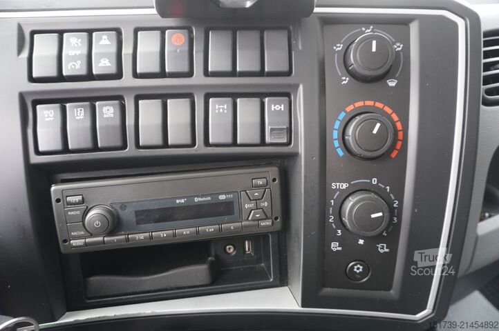 Container Renault D280 16T / Box truck 18 EPAL / Tail lift