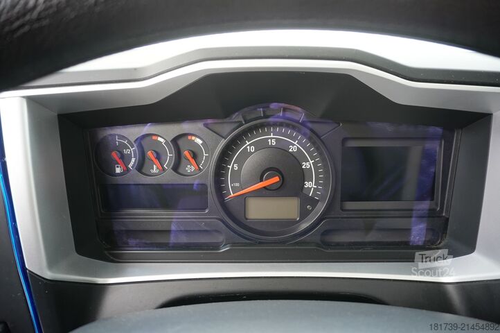 Container Renault D280 16T / Box truck 18 EPAL / Tail lift