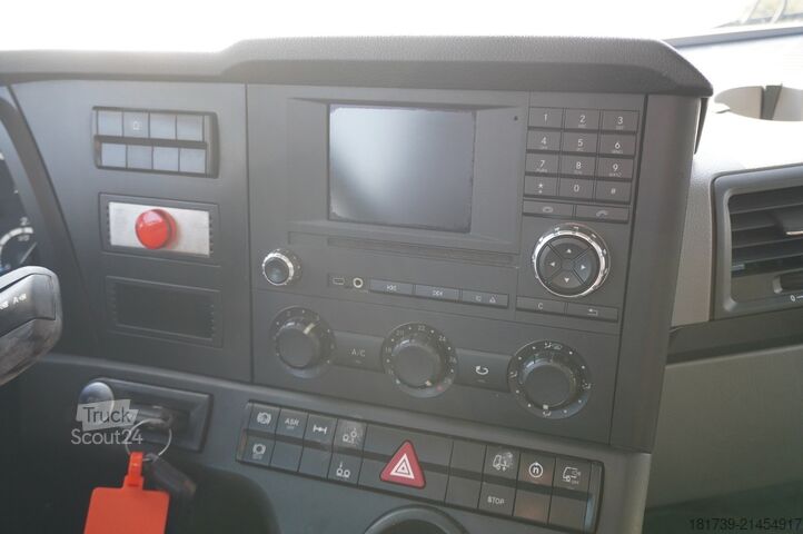 Kran Mercedes-Benz Antos 3240 8×2 / Typhoon L170Z3 crane