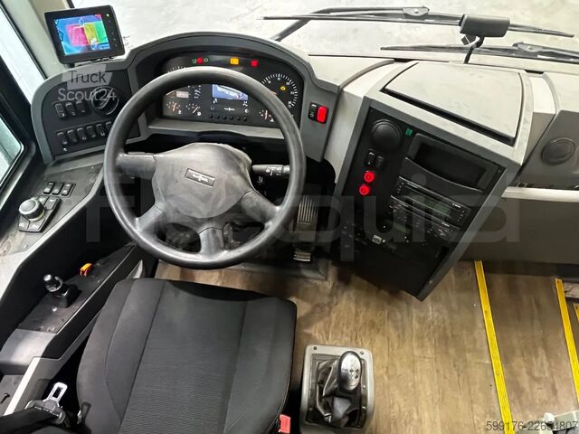  Van Hool EX17