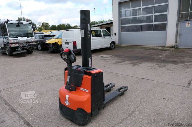 Stivuitor manual bt SWE 080L Batterie 16/2025