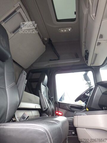 Standaard trekker SCANIA R 450 A Highline/Ret./Hydr./Safety/Leder/Spoiler