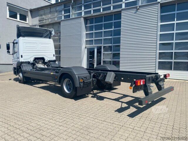 Шасі вантажівки Mercedes-Benz 1530L