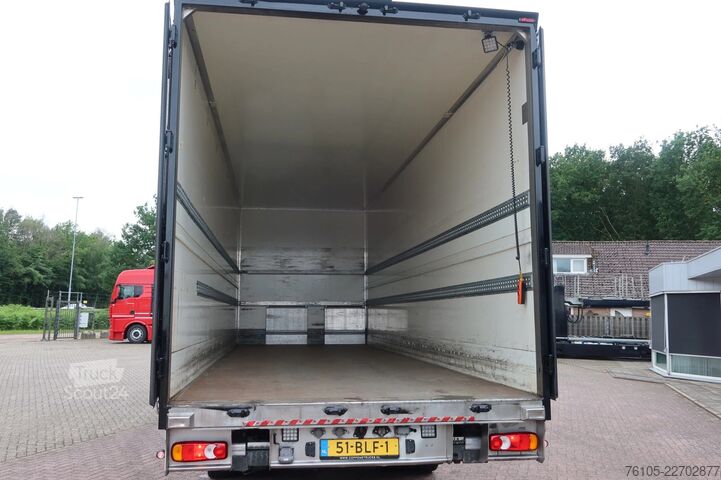 Resväska DAF CF 410 Bak +Dhollandia 2000 kg klep. Black Edition