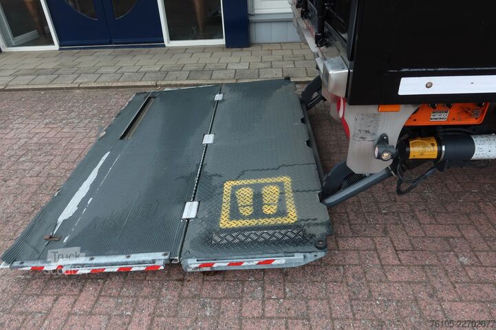 Resväska DAF CF 410 Bak +Dhollandia 2000 kg klep. Black Edition