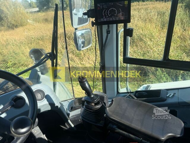 Wiellader Liebherr L 586 Xpower