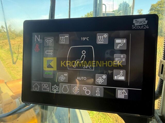 Riteņu iekrāvējs Liebherr L 586 Xpower
