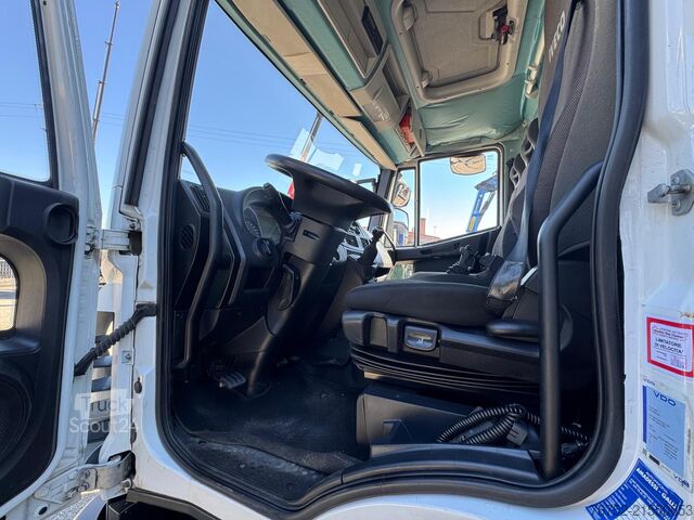 кран, змонтований на вантажівці Iveco Eurocargo 160.21